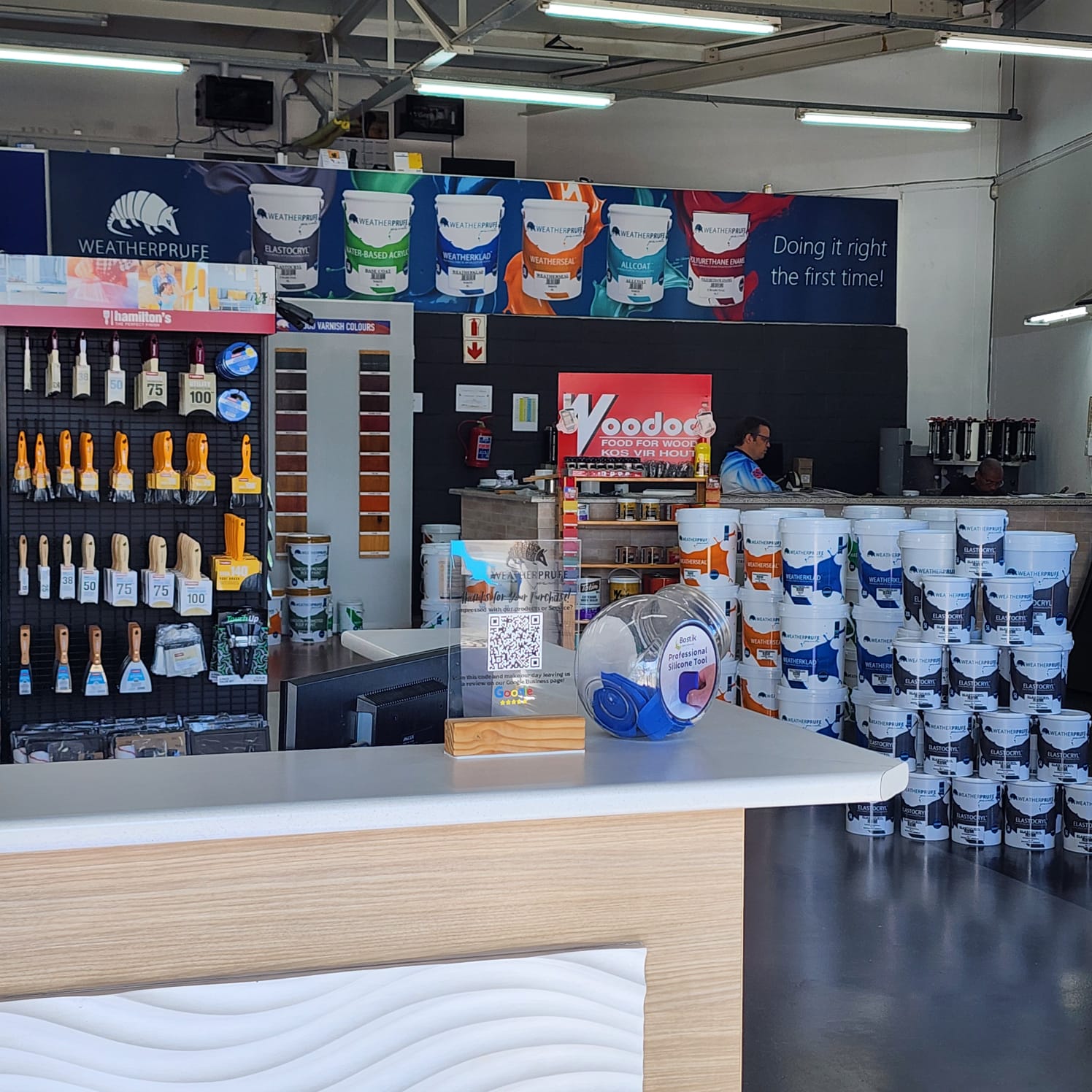 Homeowners choosing the right season for painting in Cape Town to ensure long-lasting results.