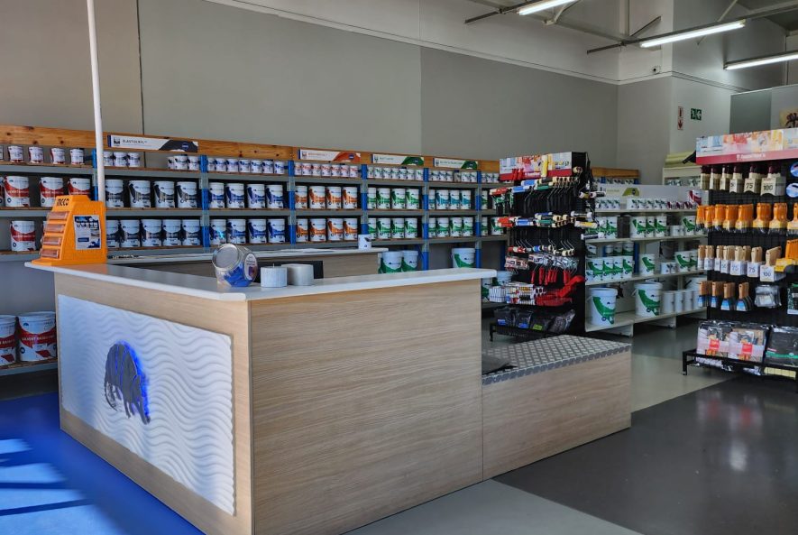 UV-stable pure acrylic exterior paint keeping a Table View boundary wall bright and fade-resistant.